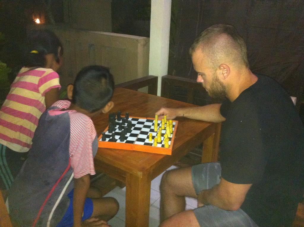 Mesari Homestay & Warung Amed Eksteriør billede